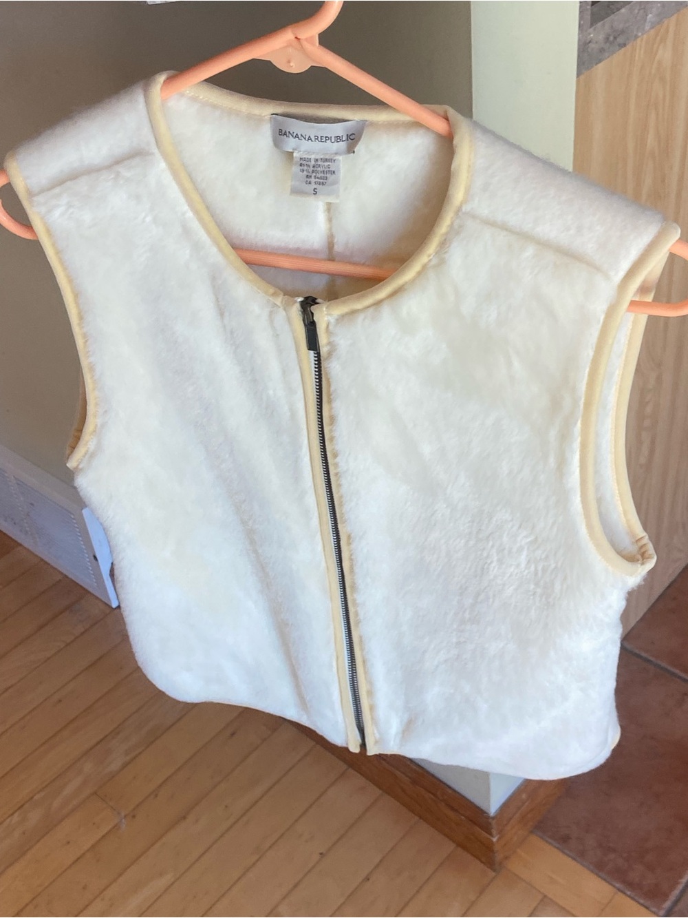 Banana Republic Cream Faux Fur Zip-Front Vest with Pale Yellow Trim Size Small